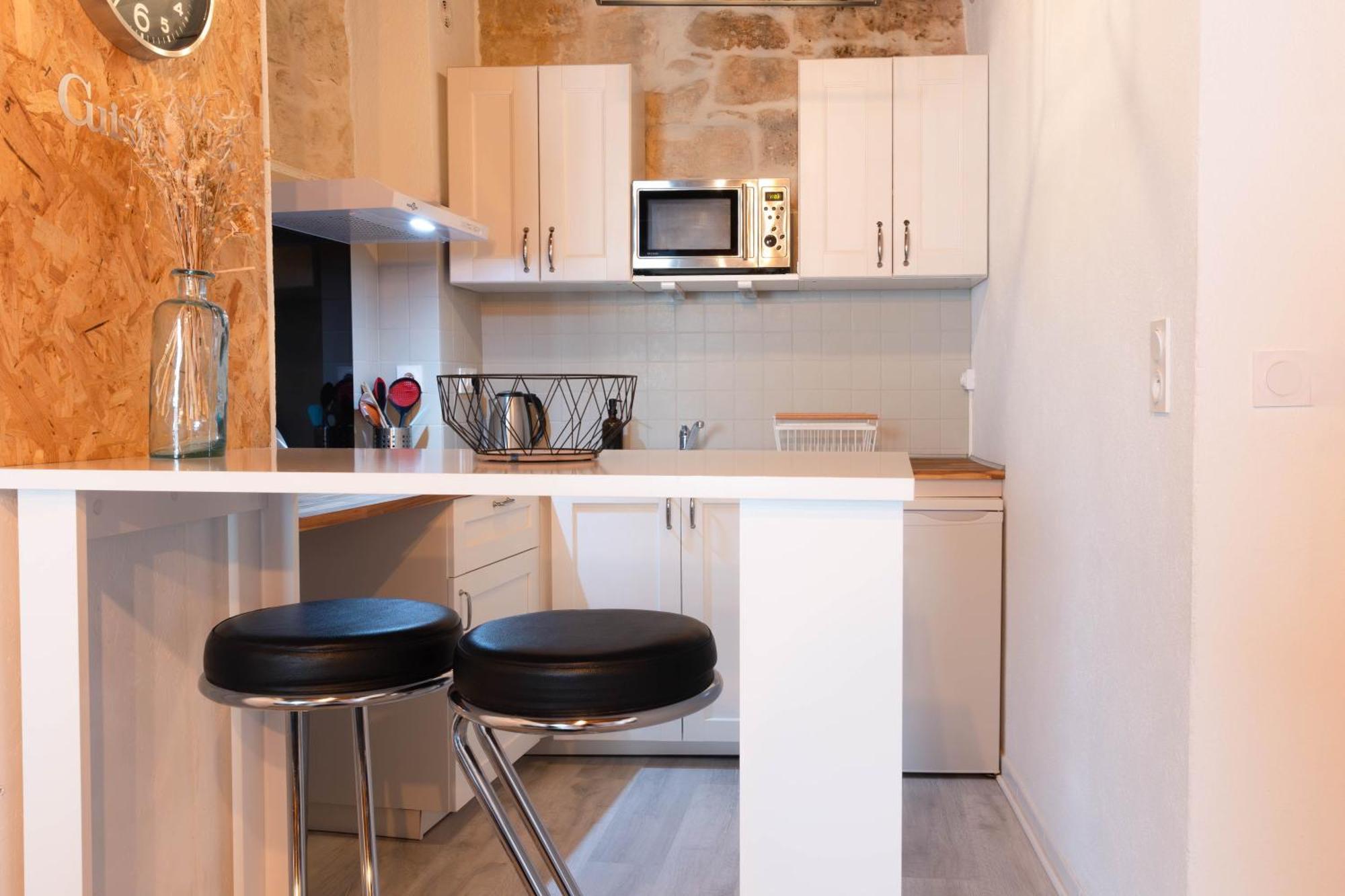 Immeuble 3 Apparts Centre Historique St Gilles Maisoncarreeconciergerie Saint-Gilles  Exteriör bild