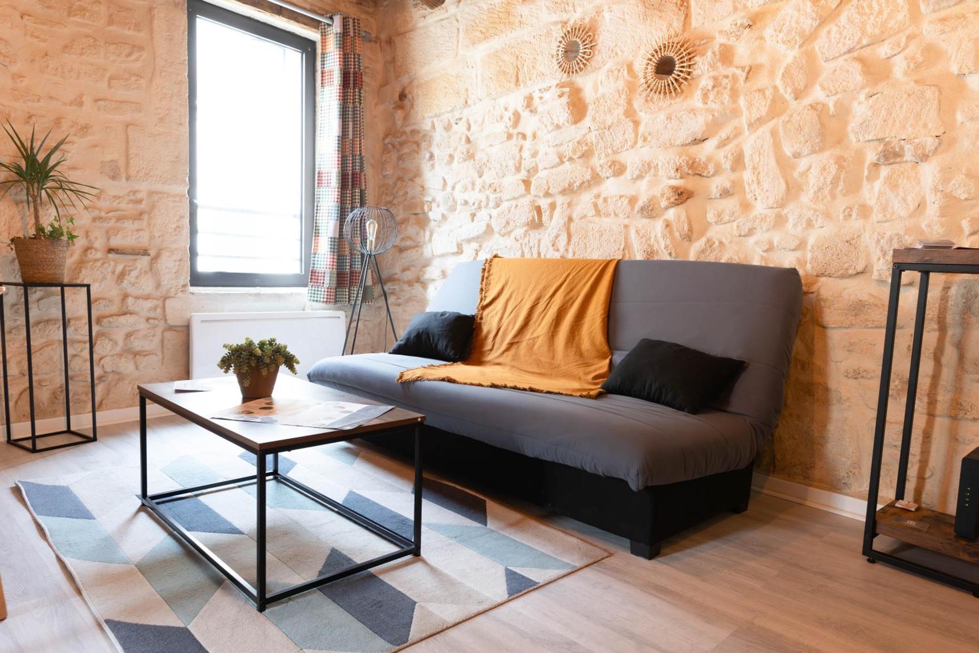 Immeuble 3 Apparts Centre Historique St Gilles Maisoncarreeconciergerie Saint-Gilles  Exteriör bild