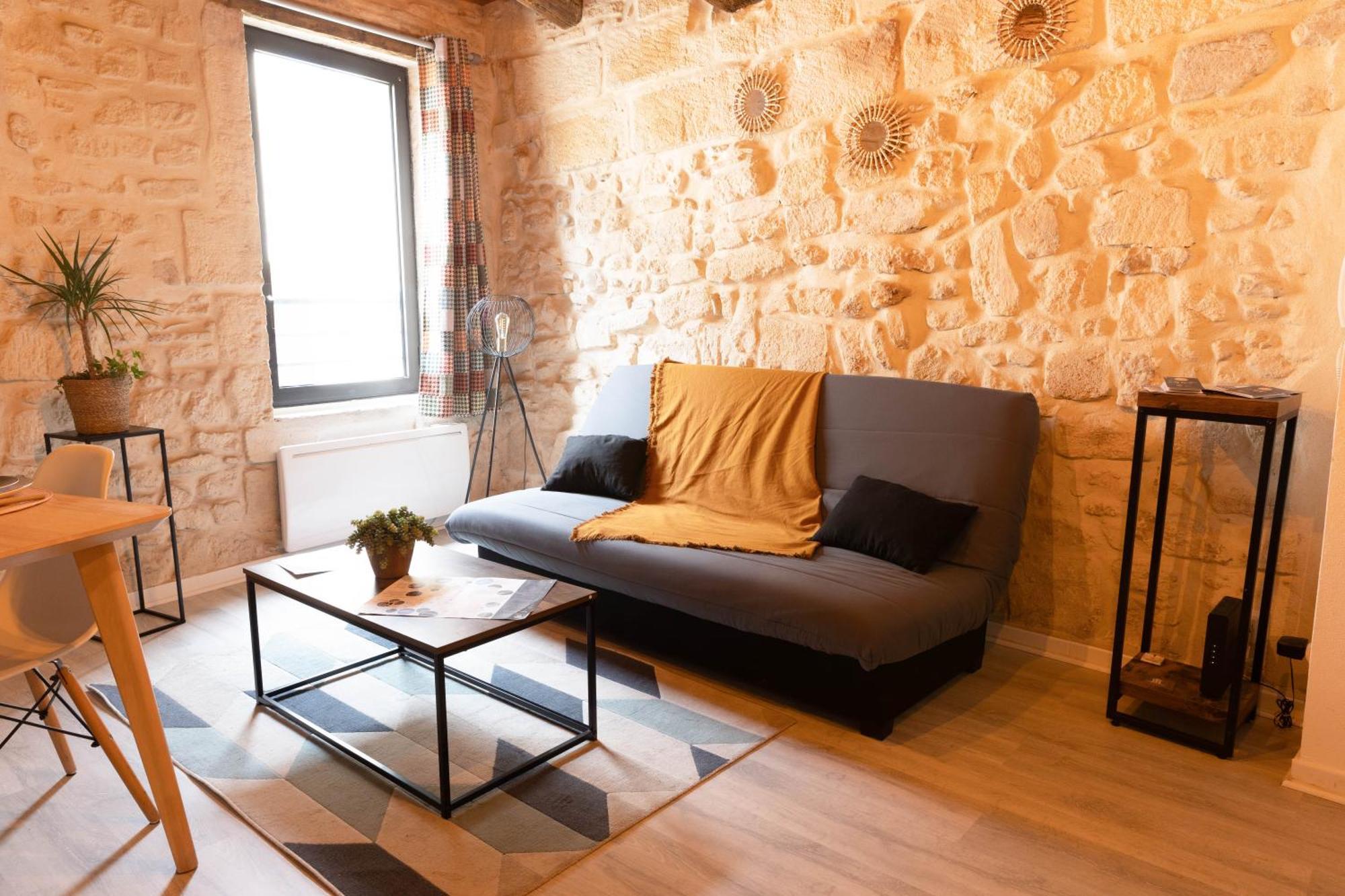 Immeuble 3 Apparts Centre Historique St Gilles Maisoncarreeconciergerie Saint-Gilles  Exteriör bild