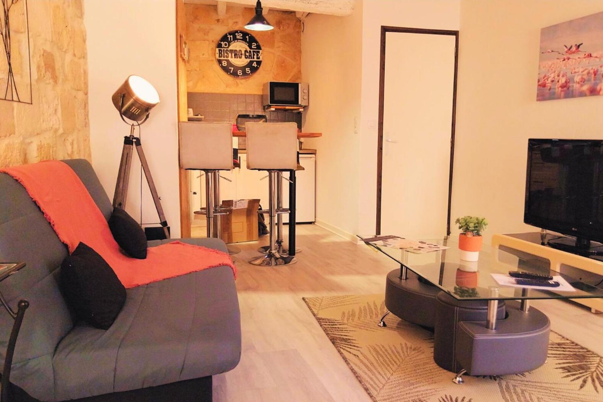 Immeuble 3 Apparts Centre Historique St Gilles Maisoncarreeconciergerie Saint-Gilles  Exteriör bild
