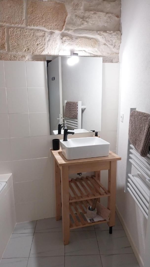 Immeuble 3 Apparts Centre Historique St Gilles Maisoncarreeconciergerie Saint-Gilles  Rum bild