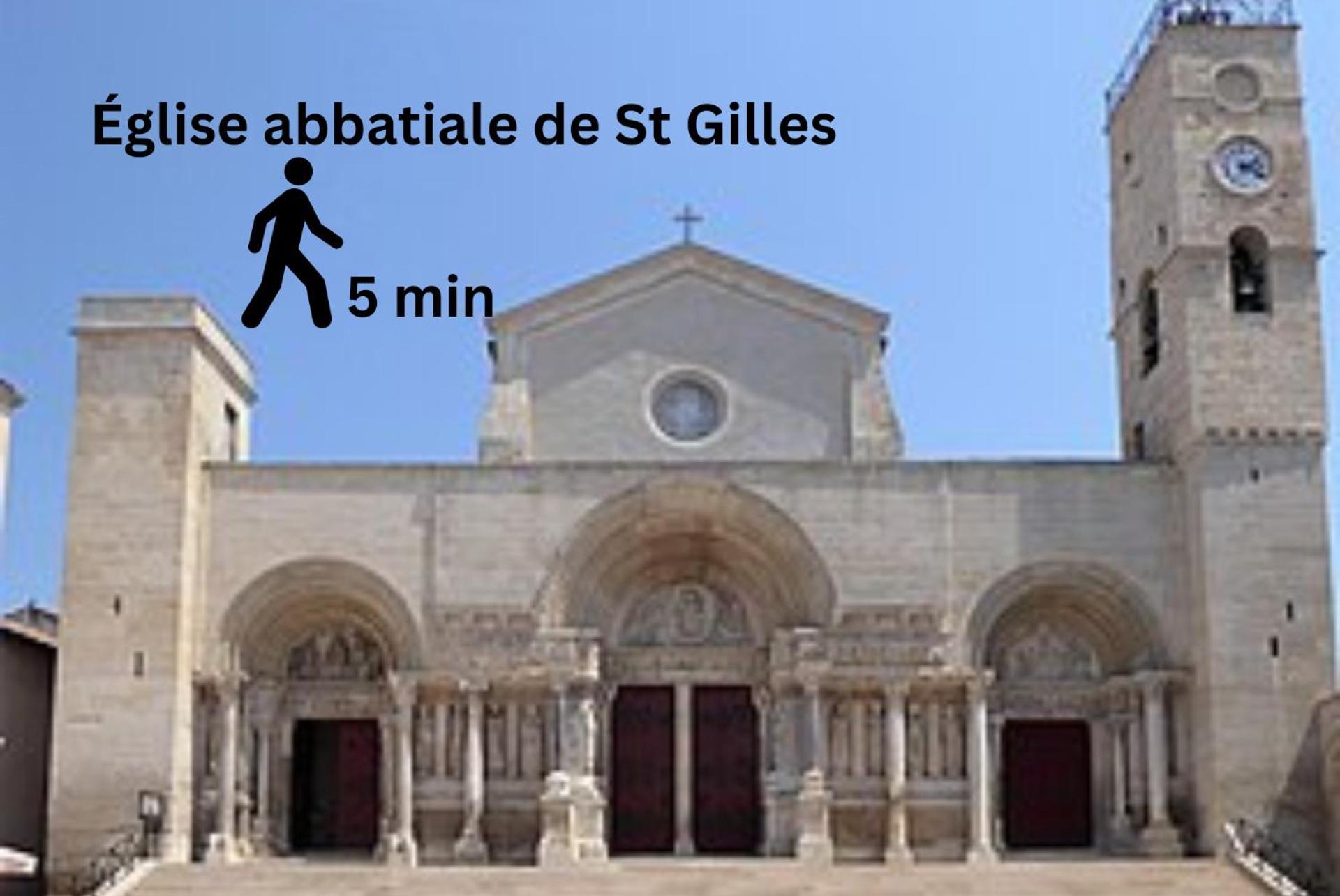 Immeuble 3 Apparts Centre Historique St Gilles Maisoncarreeconciergerie Saint-Gilles  Exteriör bild